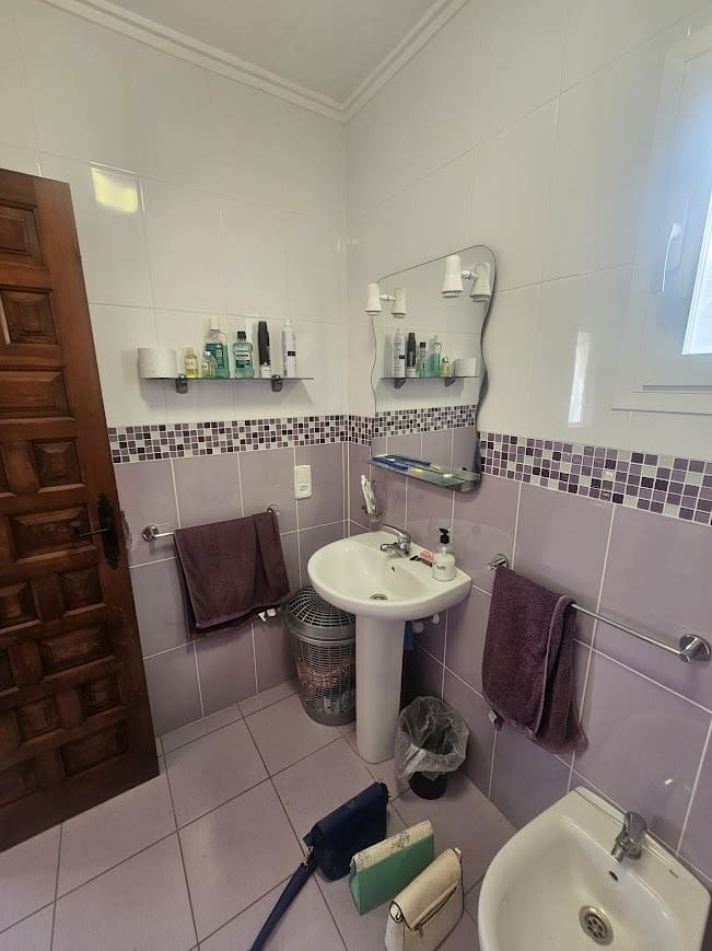 5 bedroom Villa for sale in Oliva with pool - € 350,000 (Ref: 9182046)