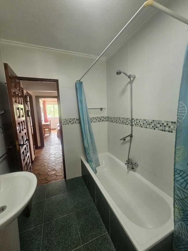 5 bedroom Villa for sale in Oliva with pool - € 350,000 (Ref: 9182046)