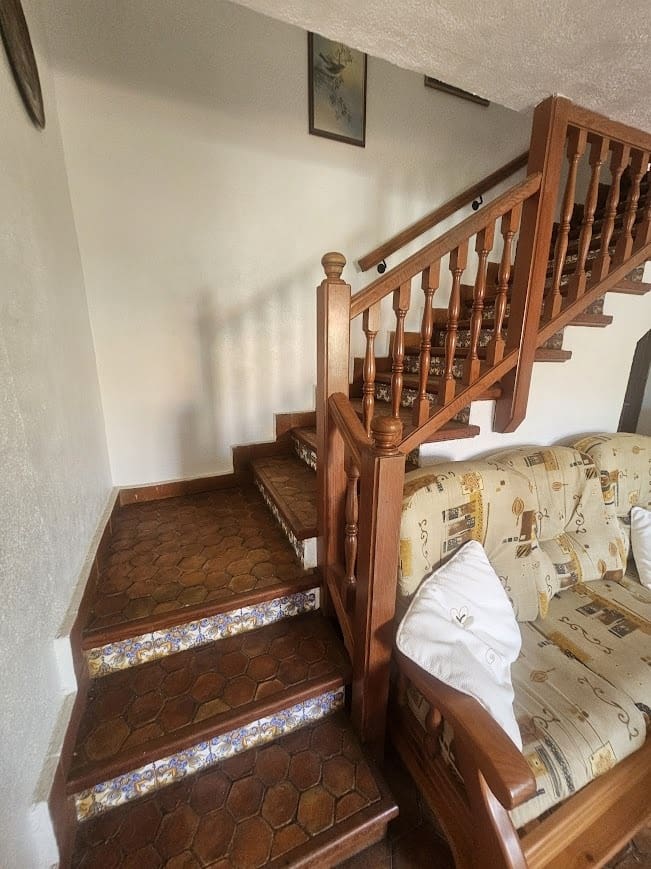 5 bedroom Villa for sale in Oliva with pool - € 350,000 (Ref: 9182046)