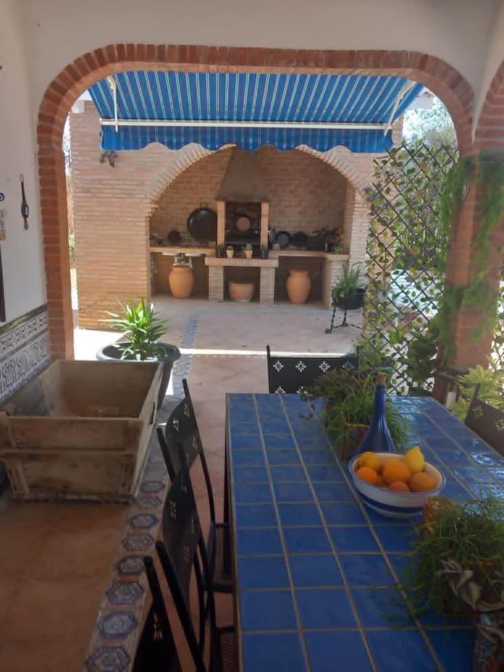 4 bedroom Finca/Country House for sale in Moraleda de Zafayona with pool garage - € 249,950 (Ref: 9304655)