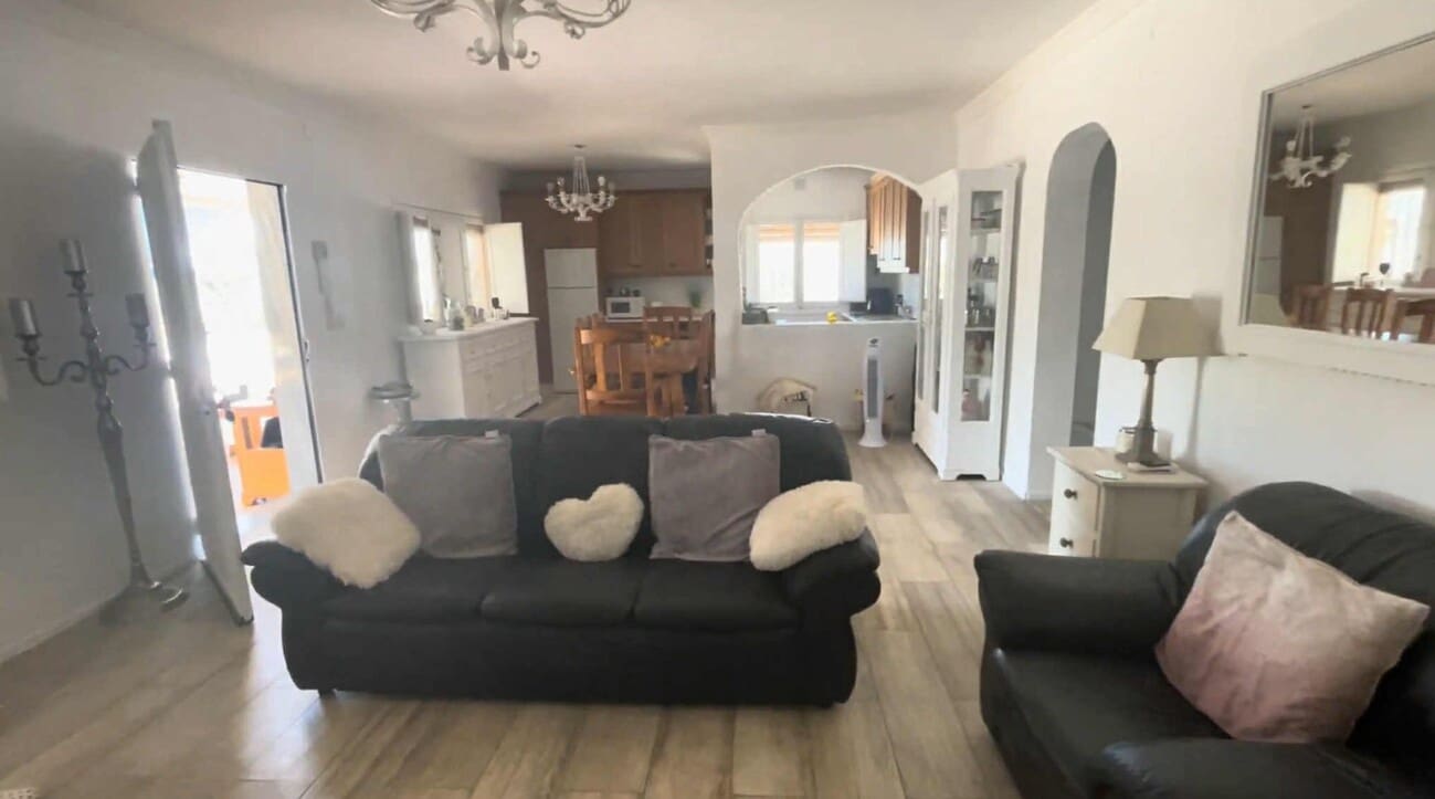 4 bedroom Finca/Country House for sale in Moraleda de Zafayona with pool garage - € 249,950 (Ref: 9304655)