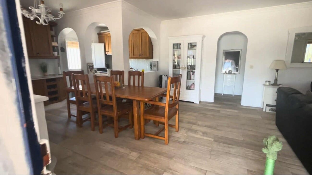 4 bedroom Finca/Country House for sale in Moraleda de Zafayona with pool garage - € 249,950 (Ref: 9304655)