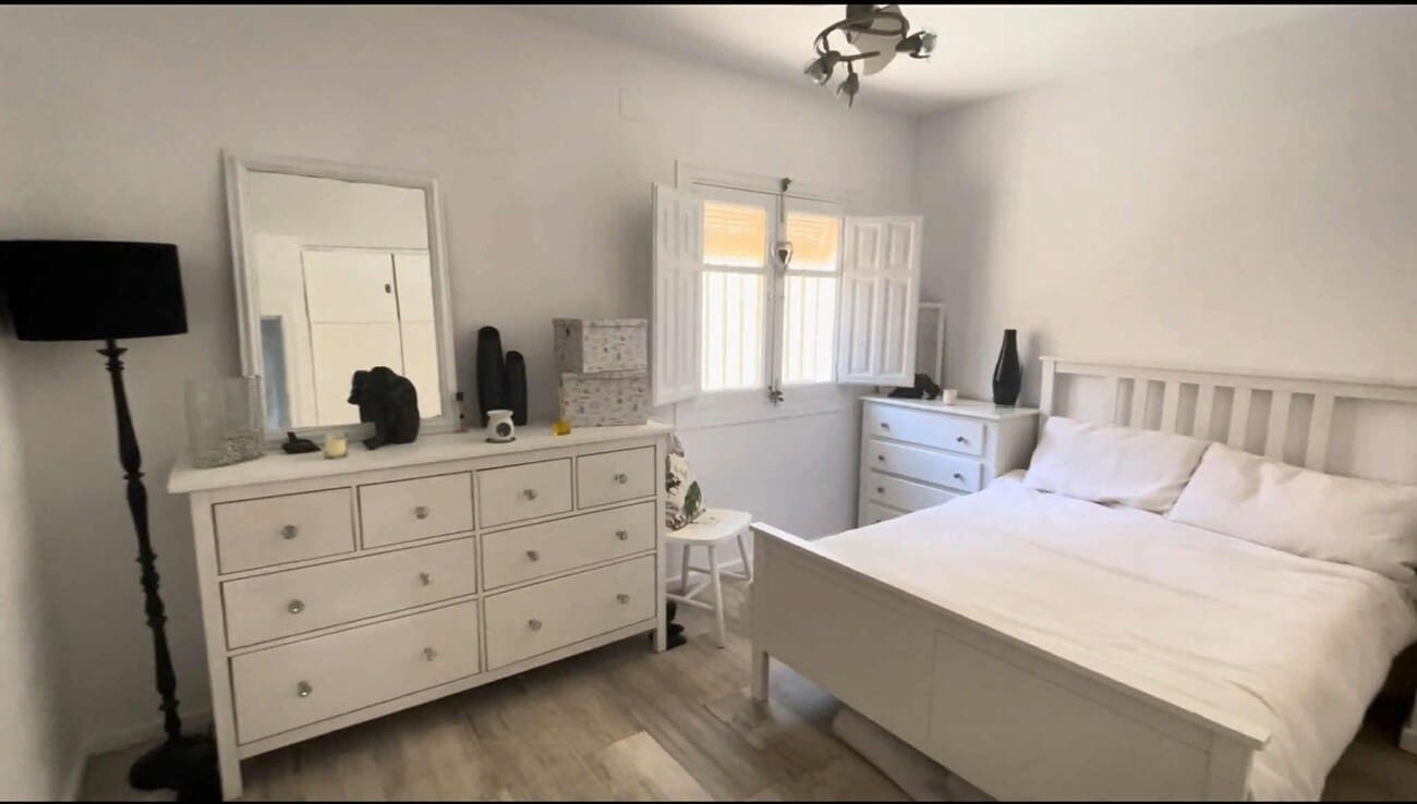 4 bedroom Finca/Country House for sale in Moraleda de Zafayona with pool garage - € 249,950 (Ref: 9304655)