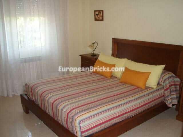 3 slaapkamer Villa te koop in Camarena met garage - € 245.000 (Ref: 9325224)