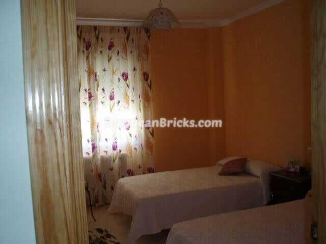 3 slaapkamer Villa te koop in Camarena met garage - € 245.000 (Ref: 9325224)