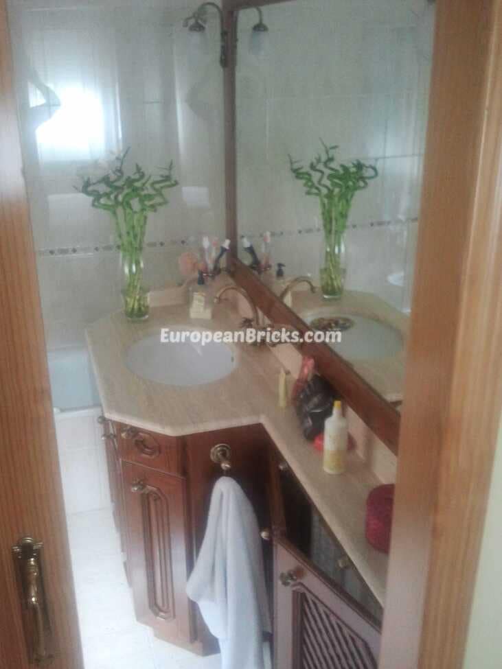 3 slaapkamer Villa te koop in Camarena met garage - € 245.000 (Ref: 9325224)