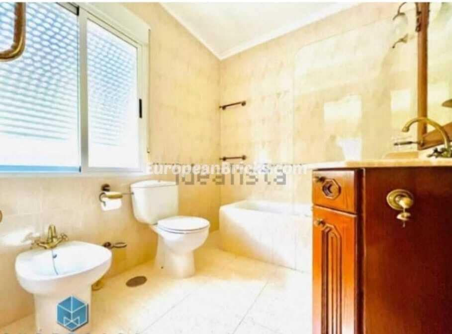 3 slaapkamer Villa te koop in Camarena met garage - € 245.000 (Ref: 9325224)