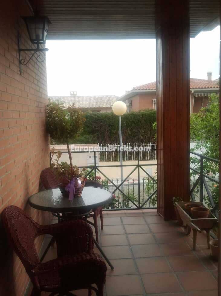 3 slaapkamer Villa te koop in Camarena met garage - € 245.000 (Ref: 9325224)