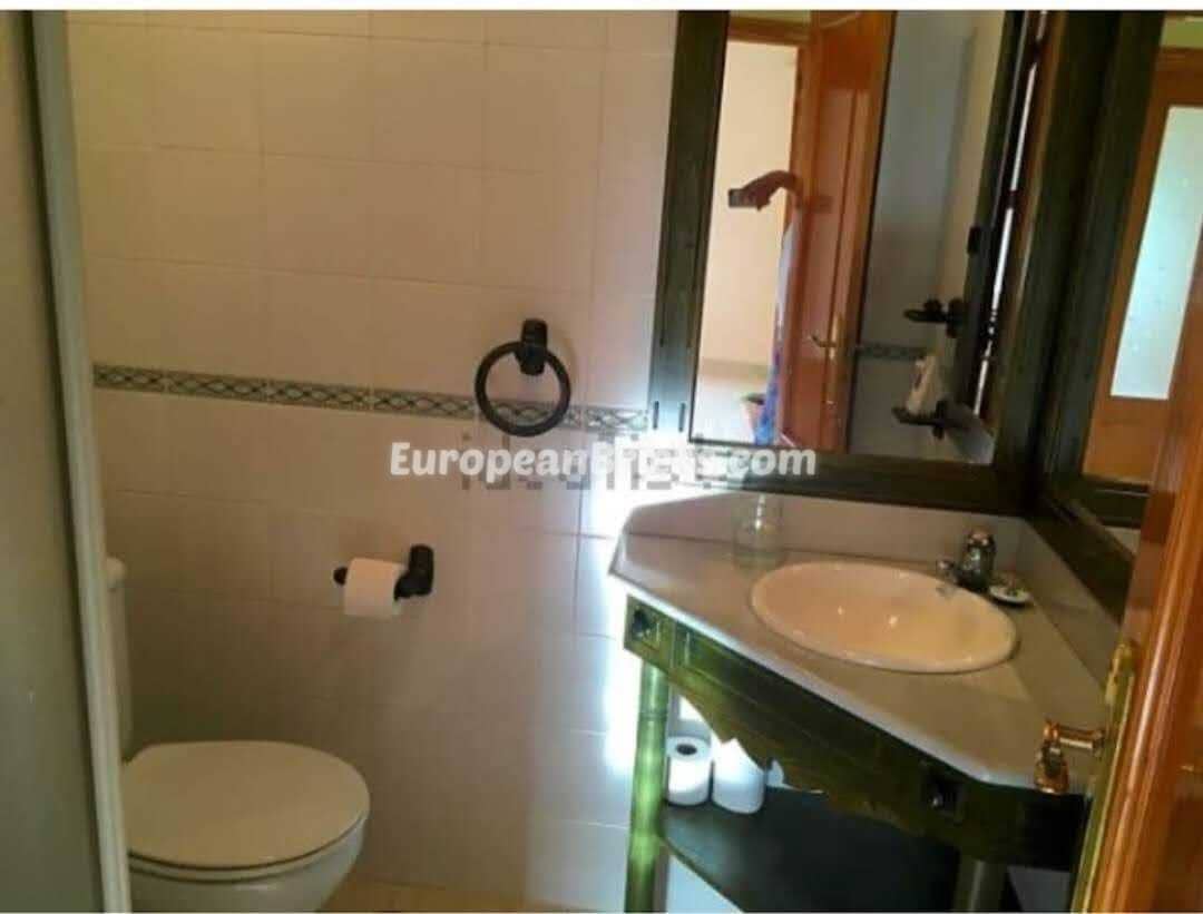 3 slaapkamer Villa te koop in Camarena met garage - € 245.000 (Ref: 9325224)