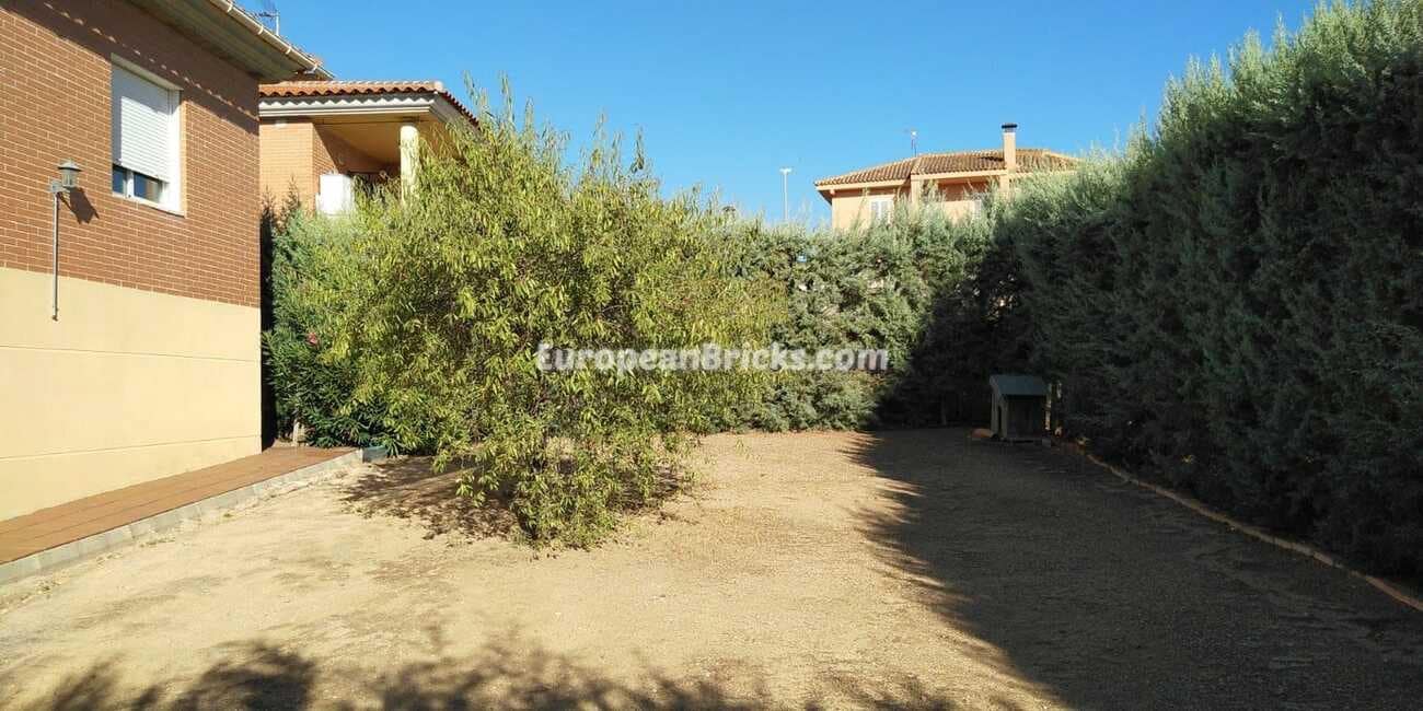 3 slaapkamer Villa te koop in Camarena met garage - € 245.000 (Ref: 9325224)