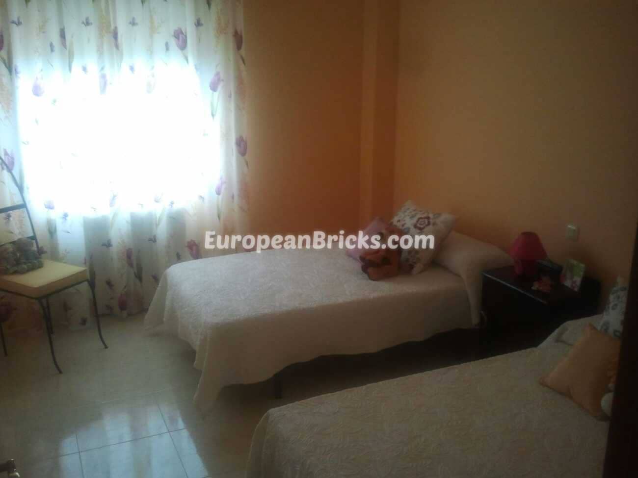 3 slaapkamer Villa te koop in Camarena met garage - € 245.000 (Ref: 9325224)