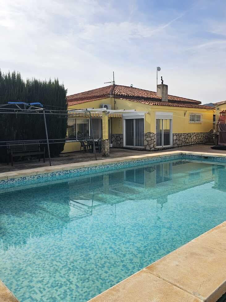 4 soveværelse Finca/Landehus til salg i Xativa med swimmingpool - € 265.000 (Ref: 9348793)