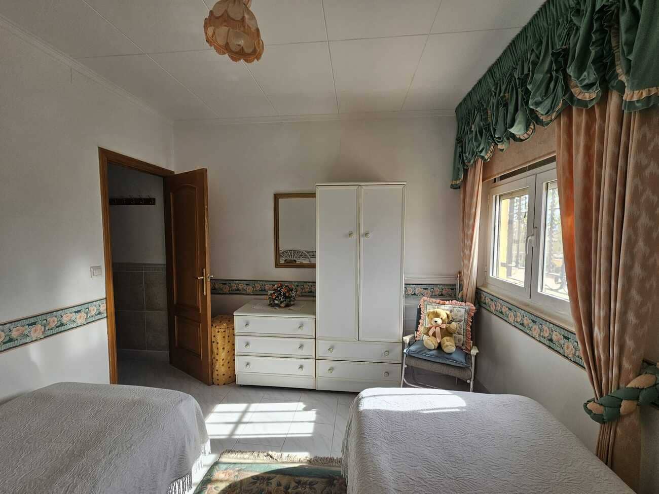 4 soveværelse Finca/Landehus til salg i Xativa med swimmingpool - € 265.000 (Ref: 9348793)