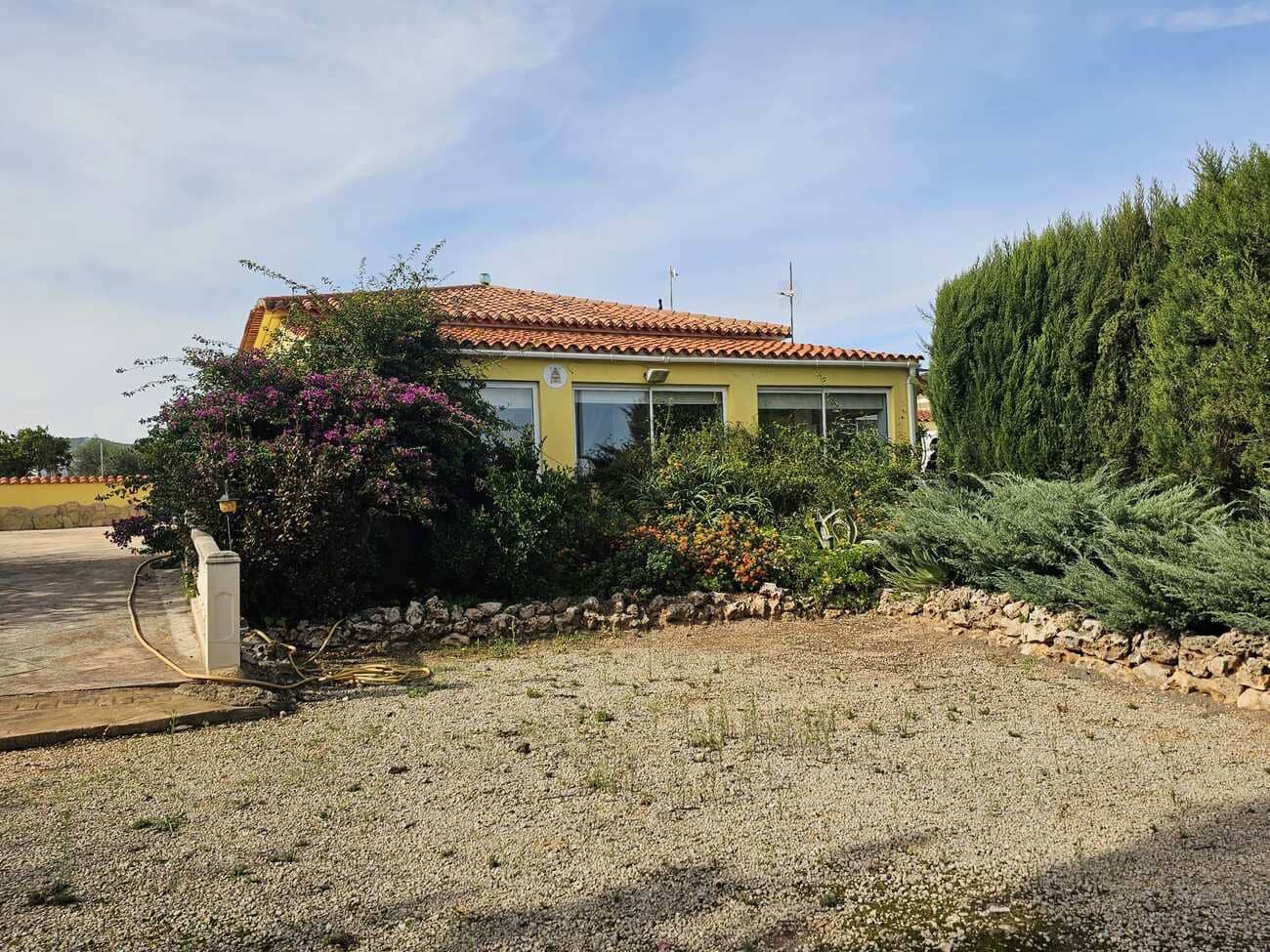 4 soveværelse Finca/Landehus til salg i Xativa med swimmingpool - € 265.000 (Ref: 9348793)