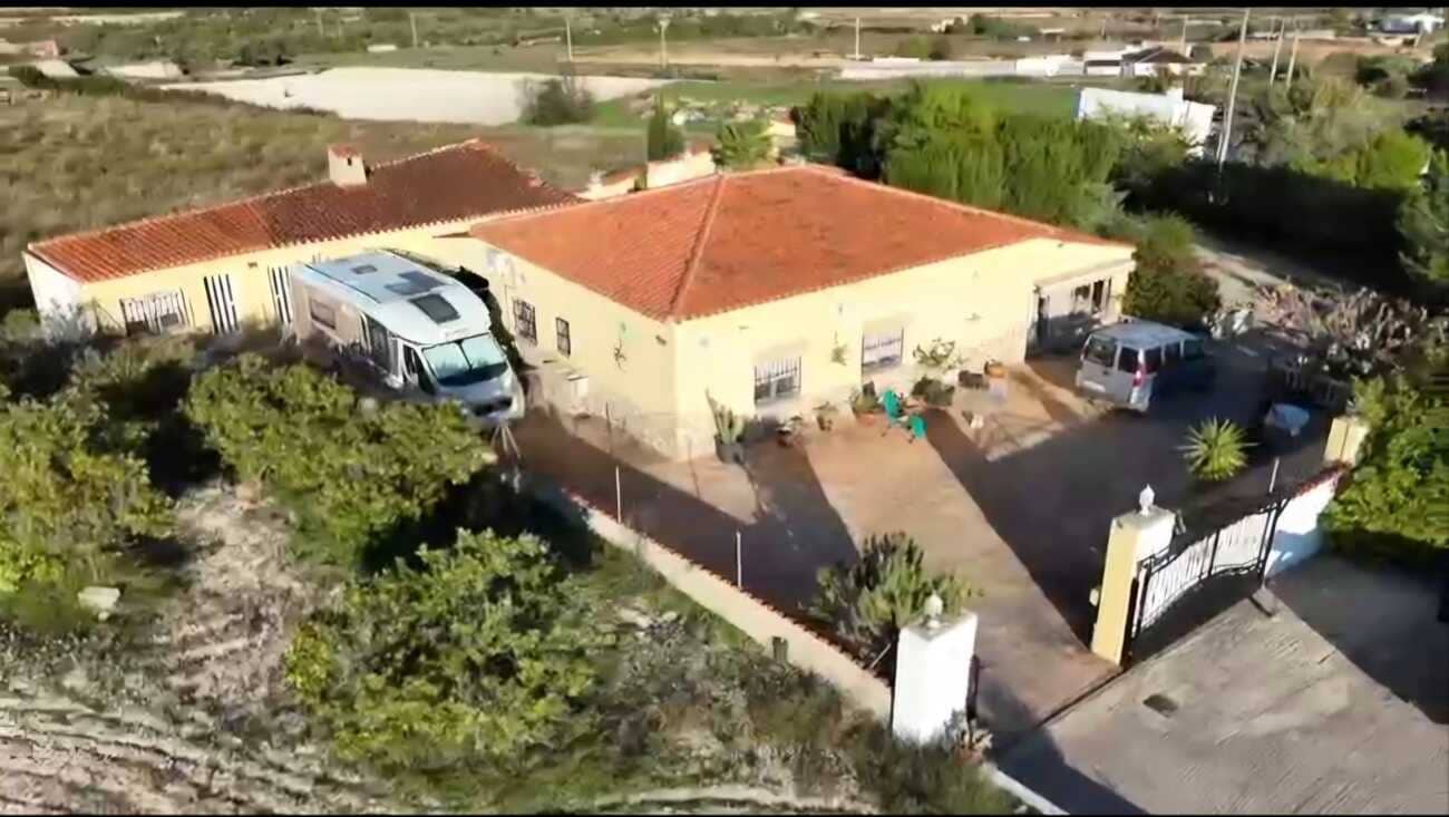 4 soveværelse Finca/Landehus til salg i Xativa med swimmingpool - € 265.000 (Ref: 9348793)