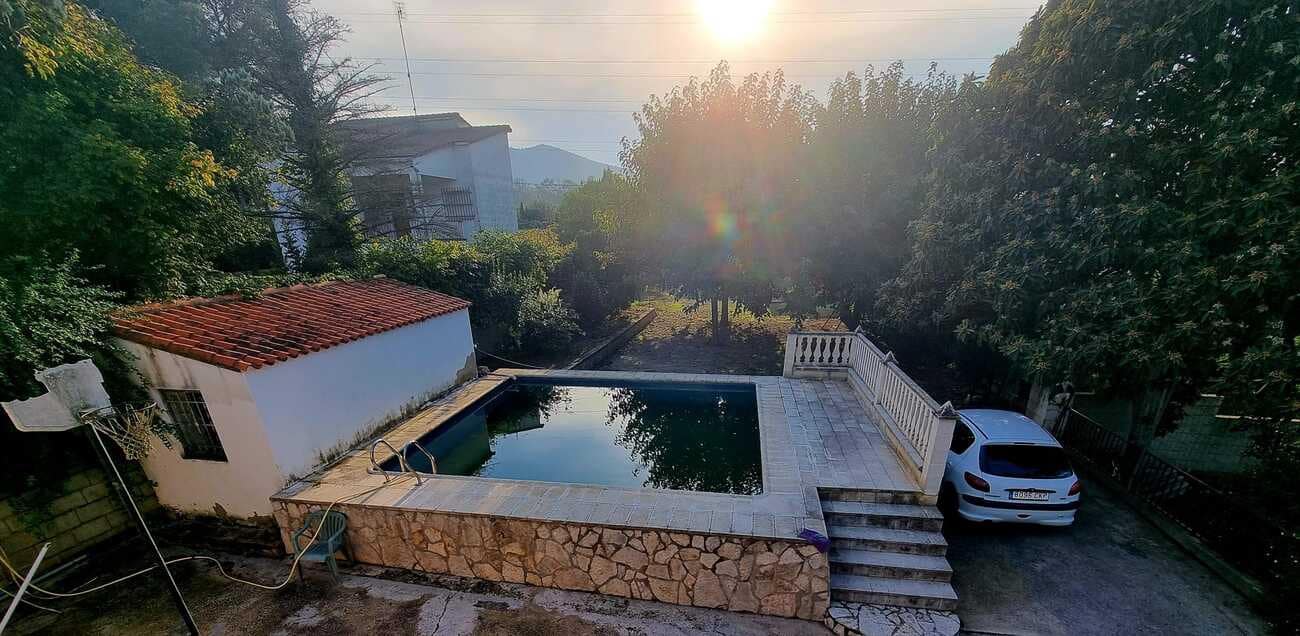 3 chambre Finca/Maison de Campagne à vendre à Canals avec piscine garage - 249 000 € (Ref: 9353012)