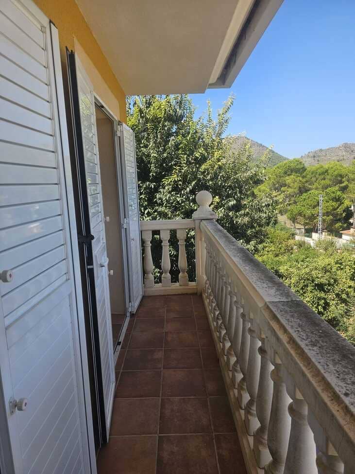 5 bedroom Villa for rent in Xativa with pool - € 2,250 (Ref: 9548471)