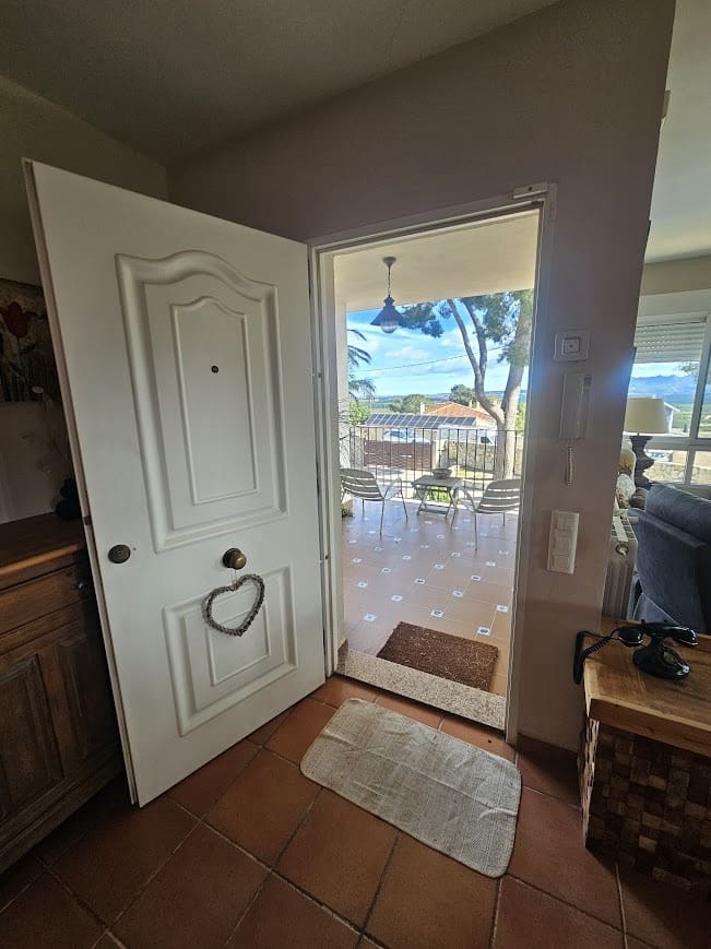 4 bedroom Villa for sale in Alberic with pool - € 325,000 (Ref: 9590442)