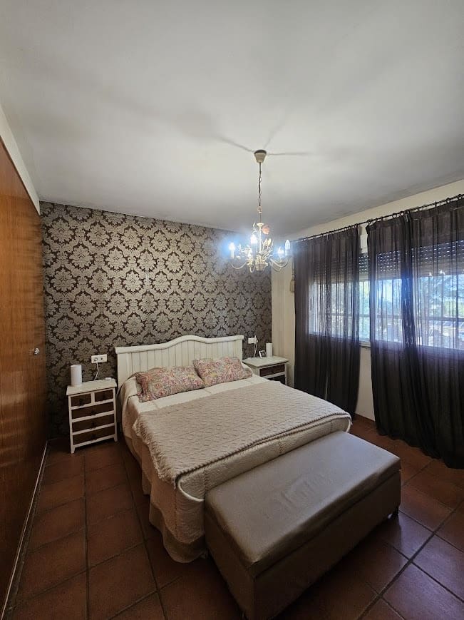 4 bedroom Villa for sale in Alberic with pool - € 325,000 (Ref: 9590442)