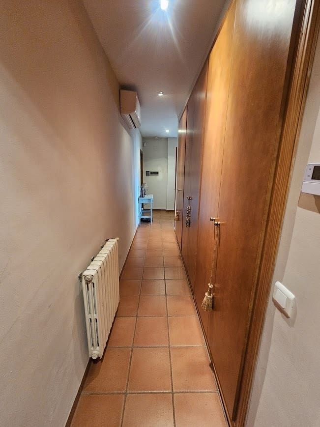 4 bedroom Villa for sale in Alberic with pool - € 325,000 (Ref: 9590442)