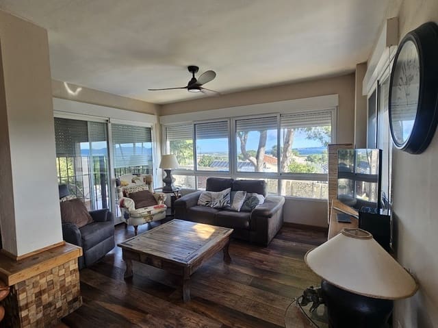 4 slaapkamer Villa te koop in Alberic met zwembad - € 325.000 (Ref: 9590442)