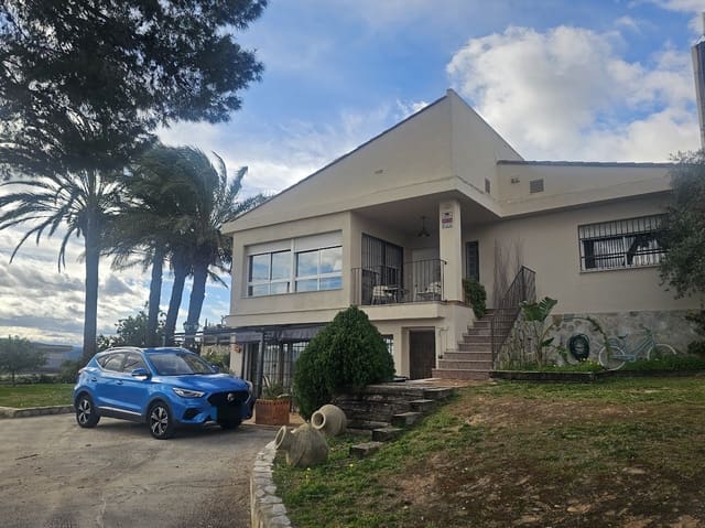 4 slaapkamer Villa te koop in Alberic met zwembad - € 325.000 (Ref: 9590442)