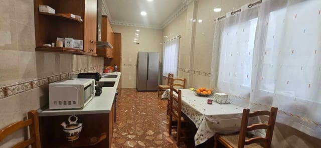 5 soveværelse Byhus til salg i Xàtiva - € 230.000 (Ref: 9606694)