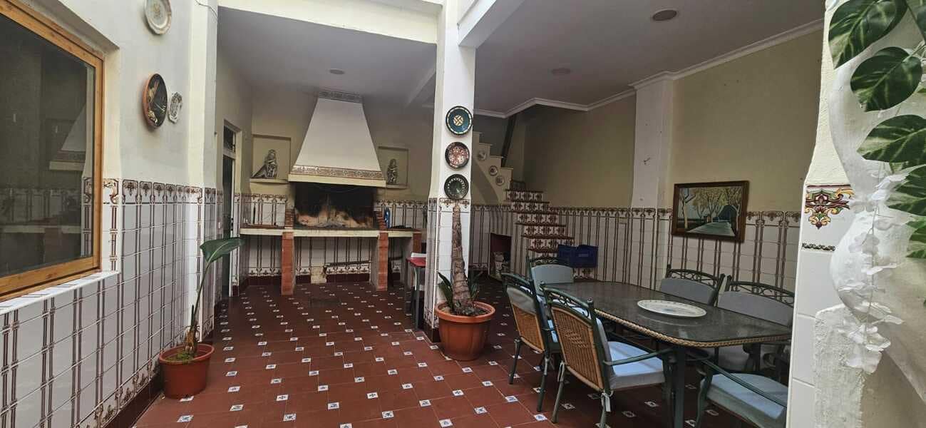 5 soveværelse Byhus til salg i Xativa - € 230.000 (Ref: 9606694)