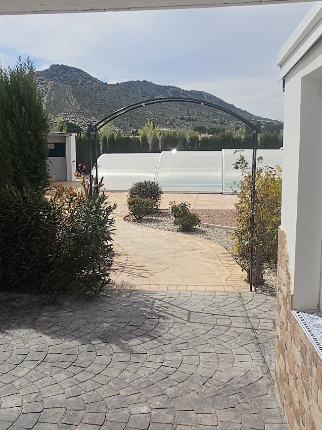 5 bedroom Finca/Country House for sale in Villena with pool garage - € 330,000 (Ref: 9697895)