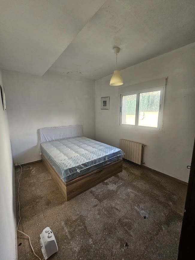 4 bedroom Villa for sale in Gandia with pool garage - € 250,000 (Ref: 9700157)