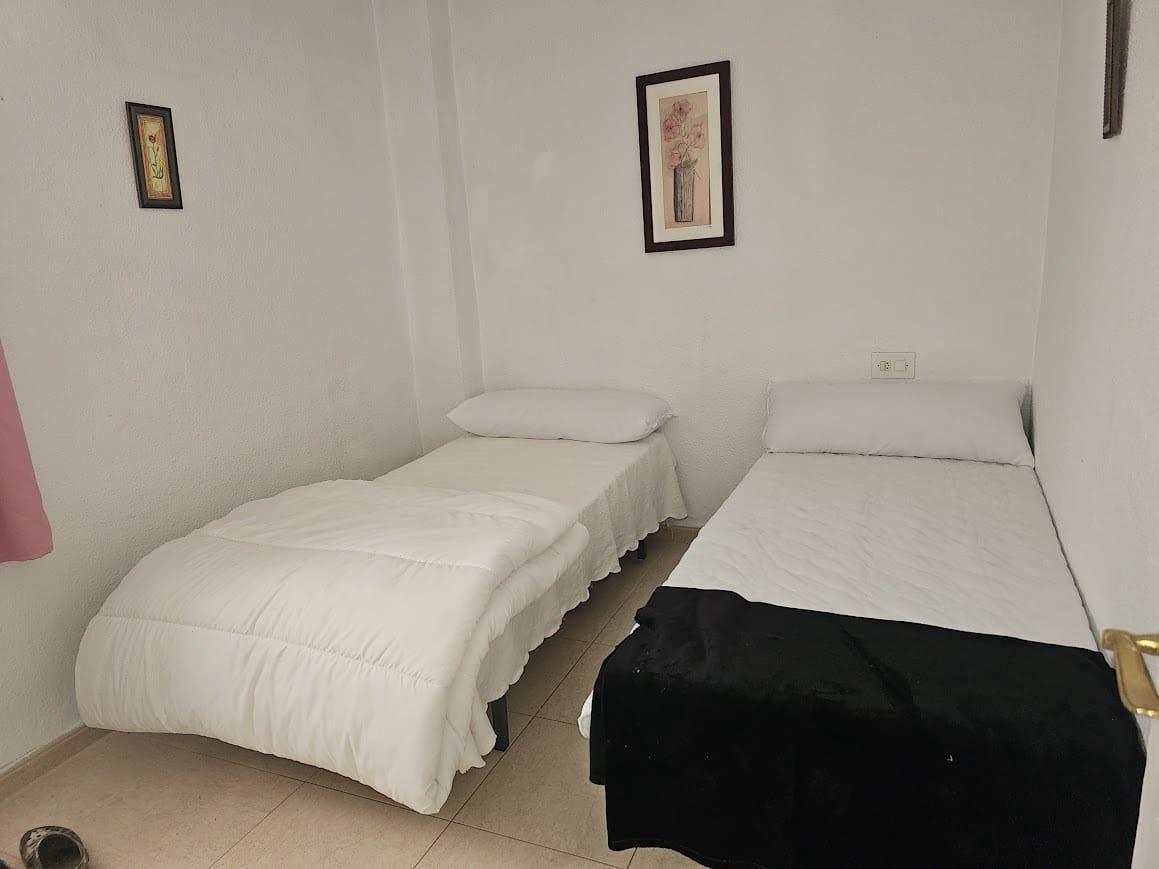 4 bedroom Villa for sale in Gandia with pool garage - € 250,000 (Ref: 9700157)