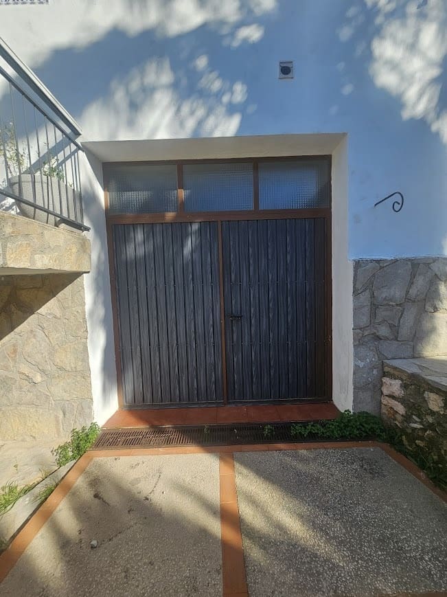 4 bedroom Villa for sale in Gandia with pool garage - € 250,000 (Ref: 9700157)