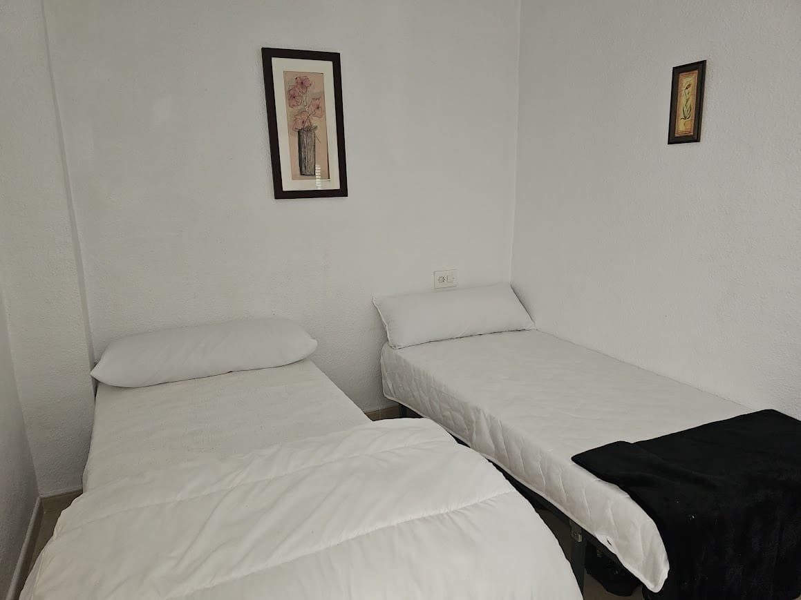 4 bedroom Villa for sale in Gandia with pool garage - € 250,000 (Ref: 9700157)