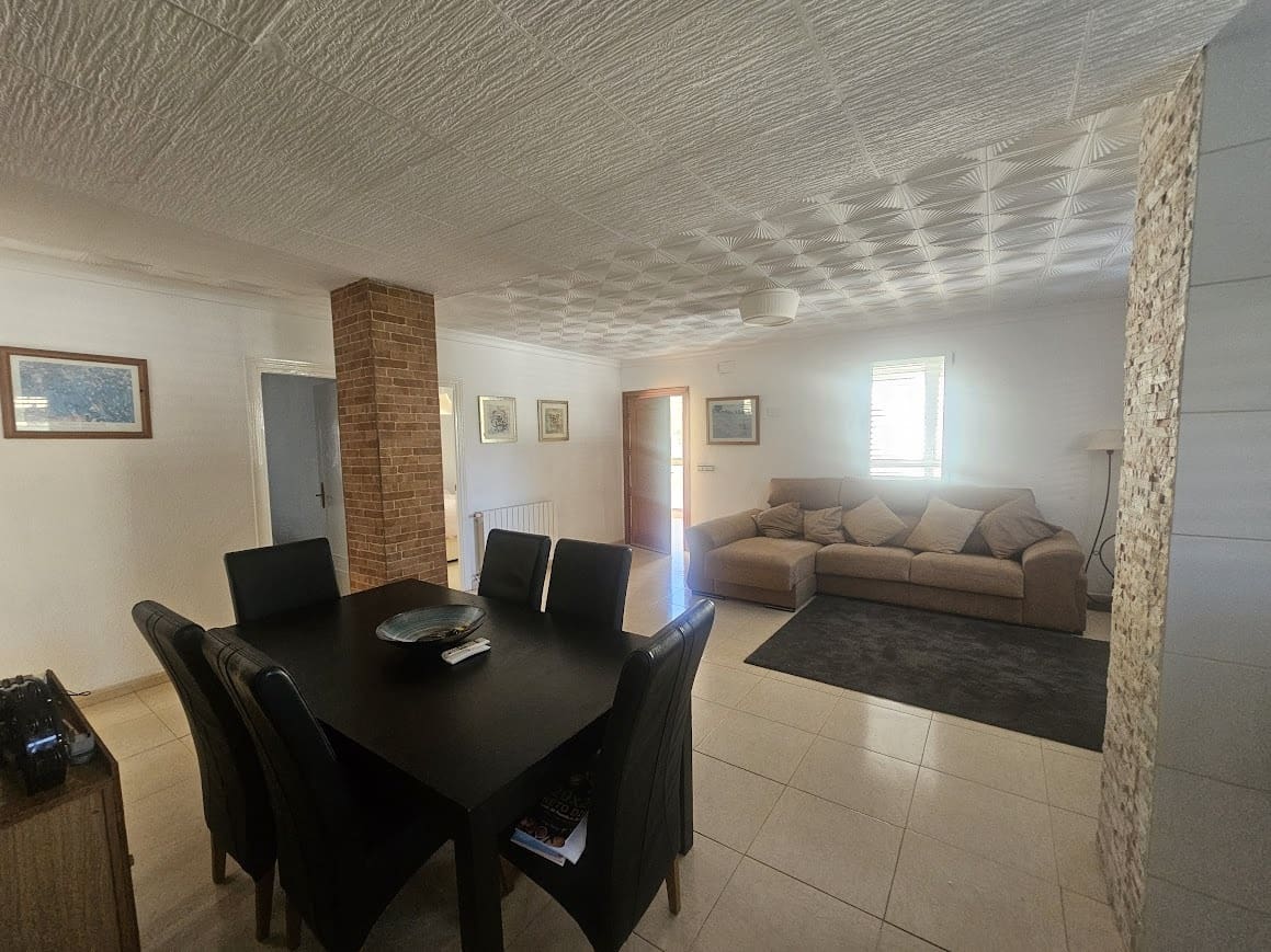 4 bedroom Villa for sale in Gandia with pool garage - € 250,000 (Ref: 9700157)