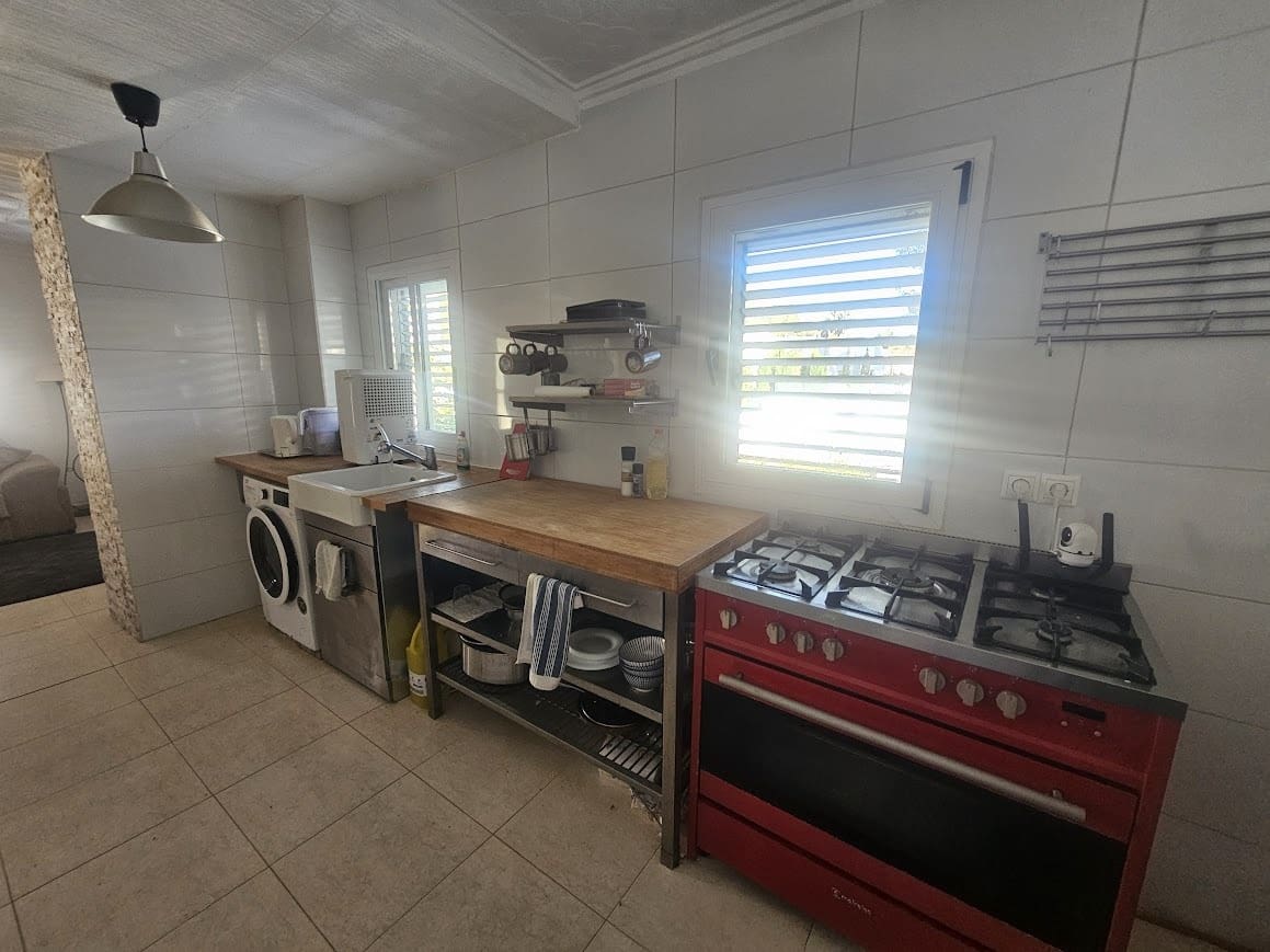 4 bedroom Villa for sale in Gandia with pool garage - € 250,000 (Ref: 9700157)