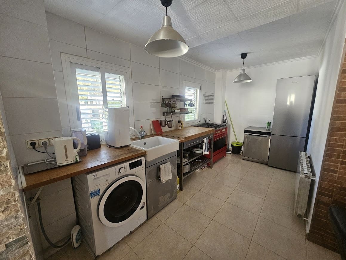 4 bedroom Villa for sale in Gandia with pool garage - € 250,000 (Ref: 9700157)