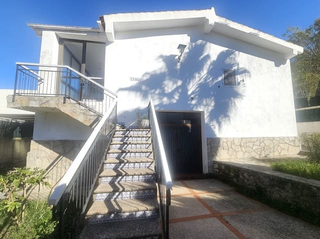 4 bedroom Villa for sale in Gandia with pool garage - € 250,000 (Ref: 9700157)