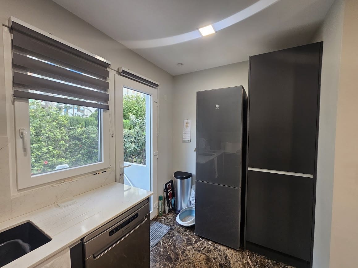 6 bedroom Villa for sale in Benidorm with garage - € 509,000 (Ref: 9725116)