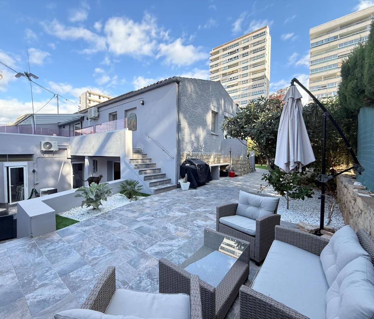 6 bedroom Villa for sale in Benidorm with garage - € 509,000 (Ref: 9725116)