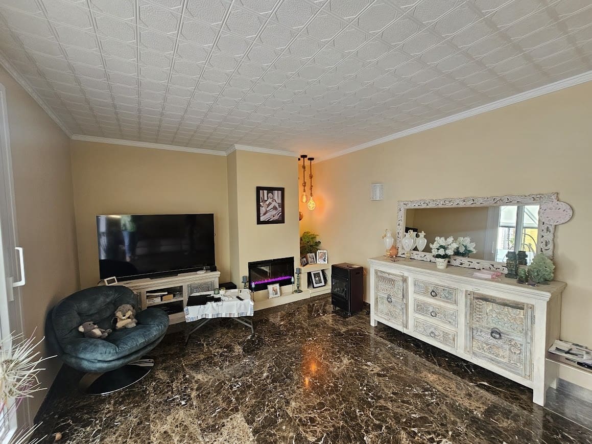 6 bedroom Villa for sale in Benidorm with garage - € 509,000 (Ref: 9725116)