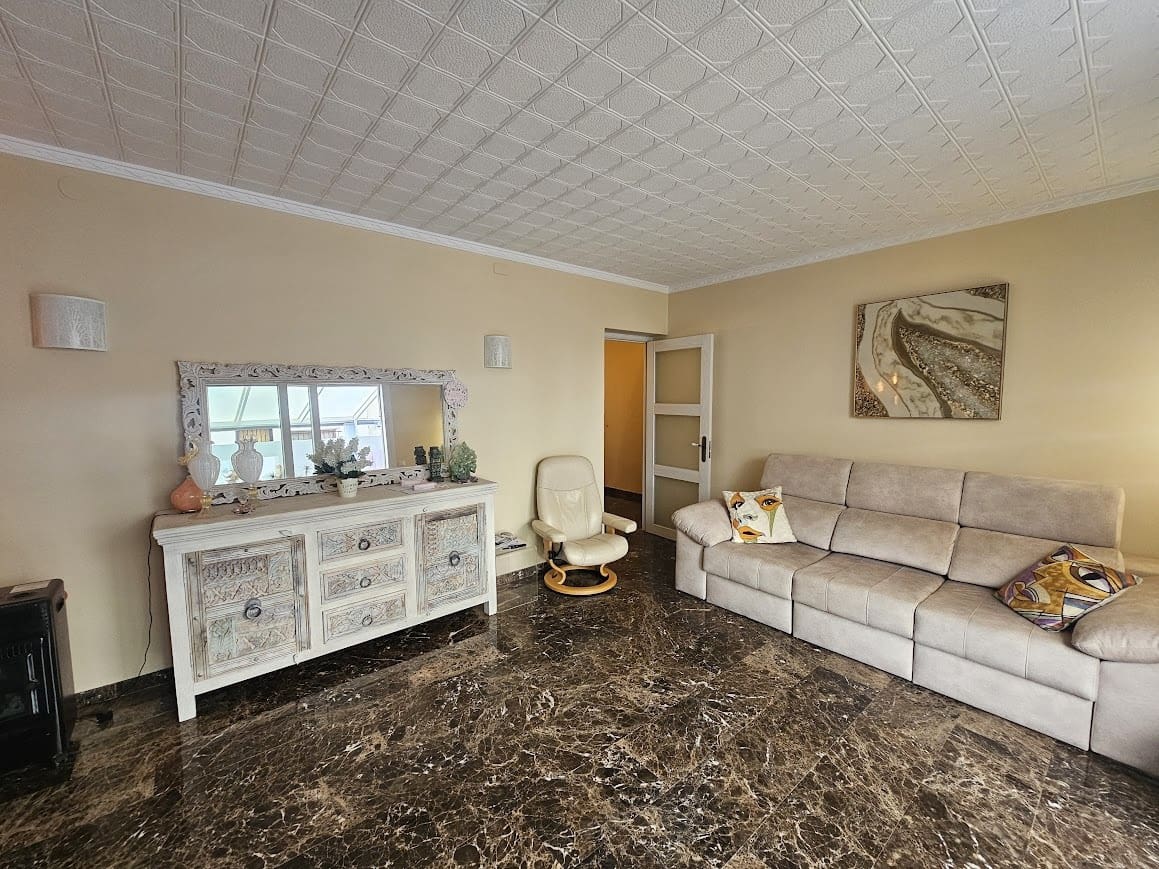 6 bedroom Villa for sale in Benidorm with garage - € 509,000 (Ref: 9725116)