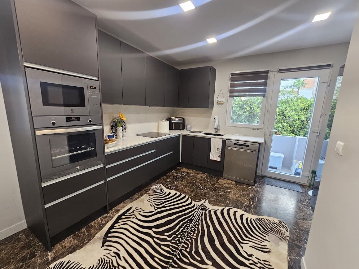 6 bedroom Villa for sale in Benidorm with garage - € 509,000 (Ref: 9725116)