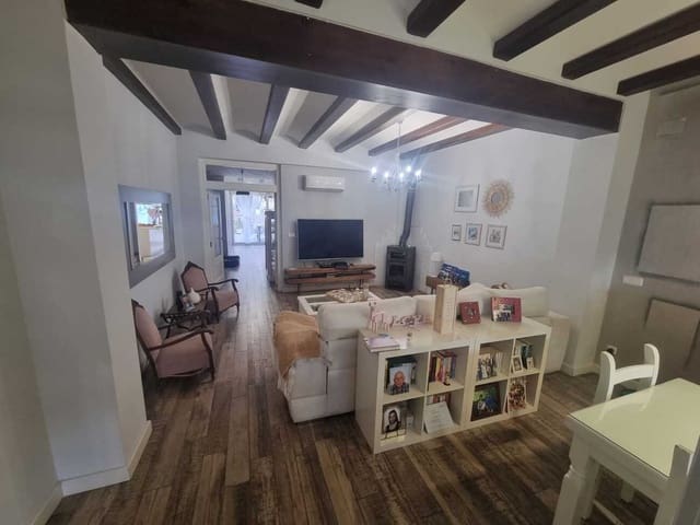 Casa de 3 habitaciones en Canals en venta - 240.000 € (Ref: 9737269)