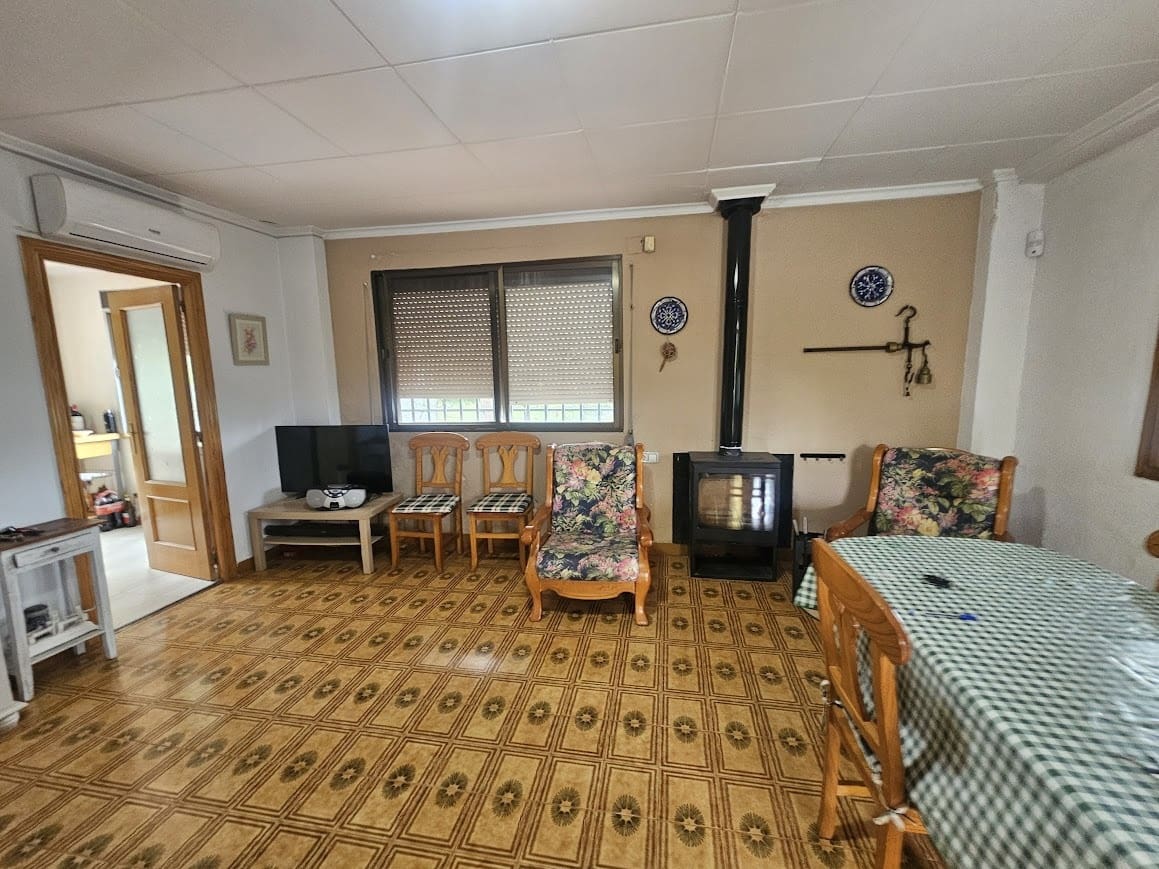 Finca/Casa Rural de 3 habitaciones en Canals en venta con piscina garaje - 245.000 € (Ref: 9803729)