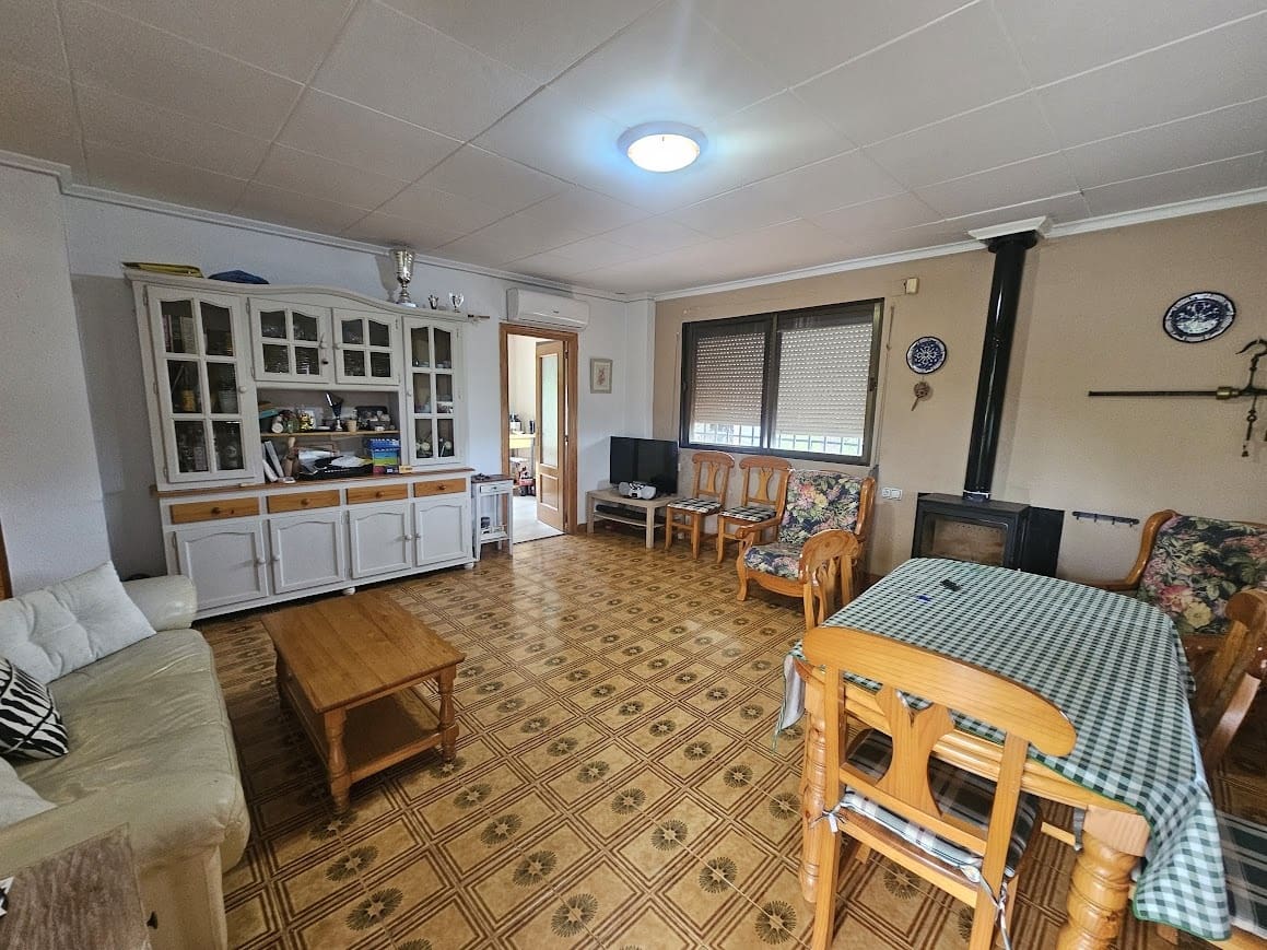 Finca/Casa Rural de 3 habitaciones en Canals en venta con piscina garaje - 245.000 € (Ref: 9803729)