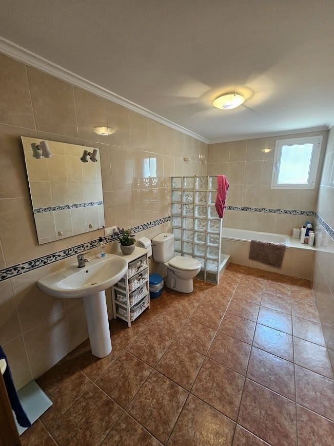 3 camera da letto Finca/Casa di Campagna in vendita in Chella con piscina garage - 264.000 € (Rif: 9829563)