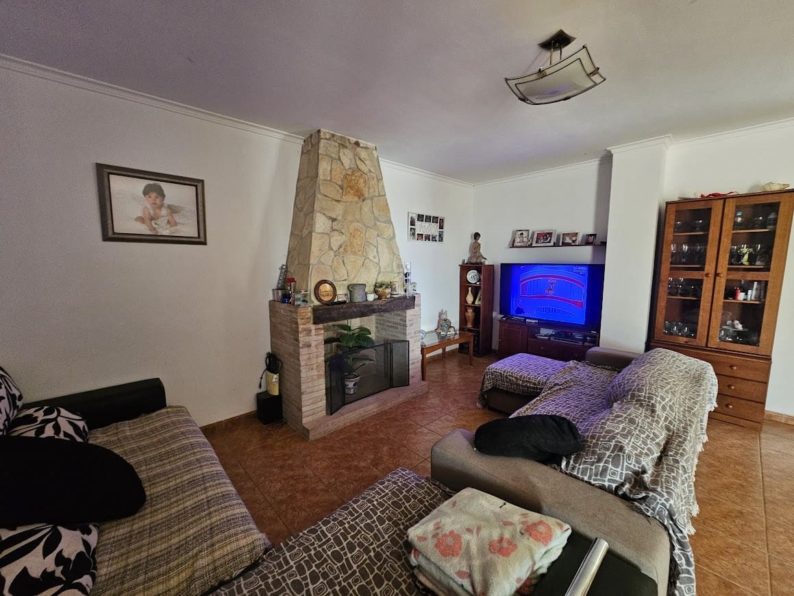 3 camera da letto Finca/Casa di Campagna in vendita in Chella con piscina garage - 264.000 € (Rif: 9829563)