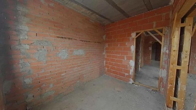 5 bedroom Villa for sale in Santomera - € 150,000 (Ref: 8334726)