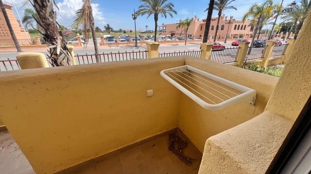 Apartamento de 2 habitaciones en Los Alcázares en venta con piscina - 129.300 € (Ref: 9034628)