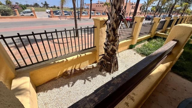 Apartamento de 2 habitaciones en Los Alcázares en venta con piscina - 129.300 € (Ref: 9034628)